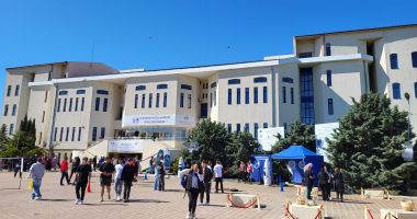 În absența orientării școlare, hai cu pliante! Record de vizitatori la Edu-Campus - 5