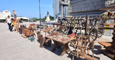 GALERIE FOTO. Târg de antichități în Piața Ovidiu - 7