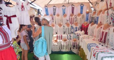 GALERIE FOTO. Târg de antichități în Piața Ovidiu - 17