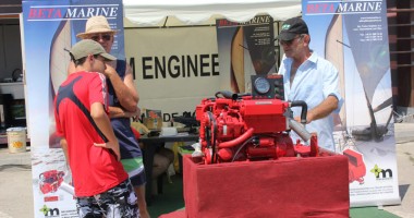 18 firme expun la Tomis Yacht și Salon SUV-uri 2012 - 4