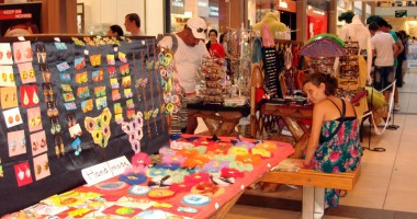 Stire din Diverse : Un alt fel de târg în două centre comerciale