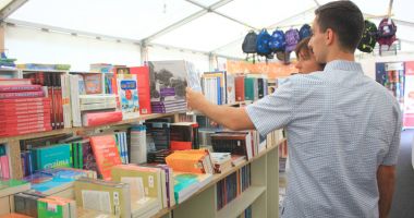 Stire din Diverse : Caravana "Gaudeamus", invitație la lectură