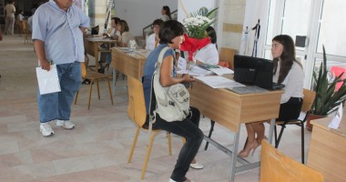 Stire din Social : Ai terminat o facultate? CONSTANȚA te face... ȘOMER