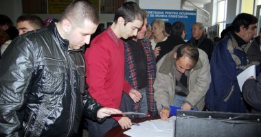 Stire din Social : Târg de joburi pentru muncitori cu "cârca"
