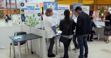 Facultatea, o necesitate sau un moft? Intră cine vrea, termină cine poate - 3