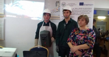 Stire din Cultură-Educație : "Știu să îmi aleg meseria". Târg de toamnă  al liceelor tehnologice
