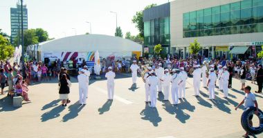 Stire din Diverse : Haideți în piațeta "Perla" din Mamaia! Premii pentru participanți