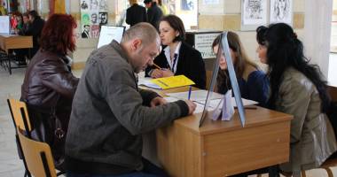 Stire din Social : Târg de locuri de muncă  pentru tinerii fără bacalaureat