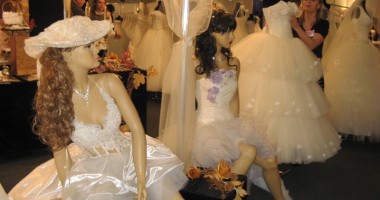 Stire din Economie : Fetelor, se deschide Târgul pentru nunți "Maritimo Mariaj"!