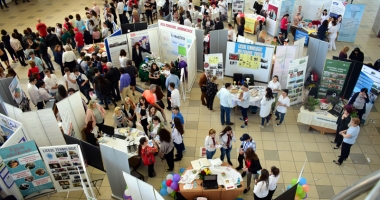Stire din Social : Târguri educaționale pentru elevii de la sate care vor să învețe o meserie