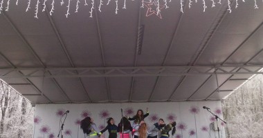 Târgul de Crăciun din comuna Mihail Kogălniceanu a strâns mii de locuitori în Parcul Tineretului - 2