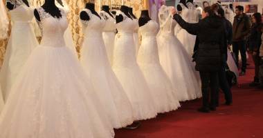 Stire din Economie : Târgul pentru Nunți s-a deschis oficial, la Constanța! GALERIE FOTO
