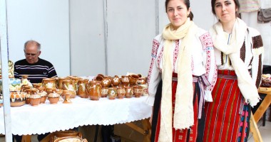 Stire din Economie : Primul târg pentru artizanat și meșteșuguri, organizat la Constanța / Galerie Foto