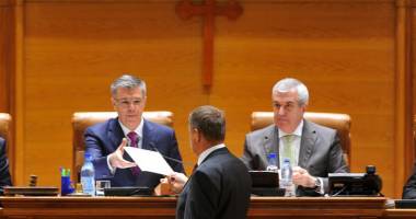 Stire din Politică-Administrație : Tăriceanu și Zgonea, primiți la șeful statului