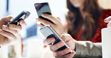 Stire din Social : Tarifele de roaming din interiorul UE, eliminate din luna iunie
