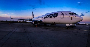 Români blocați pe aeroport, în Amsterdam. Cursa TAROM a fost anulată