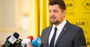 Stire din Politică-Administrație : Senatorul Claudiu Târziu, de la AUR, cere demisia ministrului Educaţiei