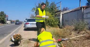 Stire din Social : Părinții fetei ucise la 2 Mai au fost la locul accidentului. S-au asigurat că nimeni nu va uita tragedia