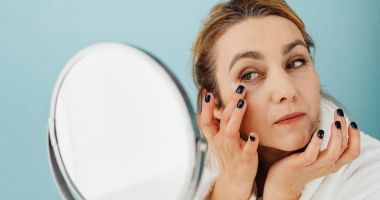 Stire din Sănătate : Crema pe bază de tătăneasă ameliorează pielea uscată