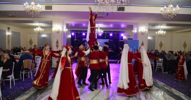 Stire din Cultură-Educație : Ziua etniei tătare din România sărbătorită în fiecare an la data de 13 decembrie