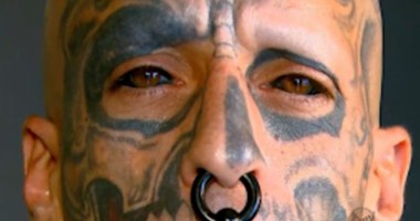 Stire din Diverse : TERIBILISM! Un bărbat și-a făcut TATUAJE în OCHI