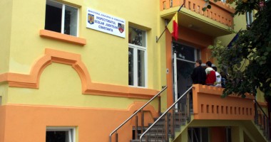 Stire din Cultură-Educație : Tăvălugul schimbărilor face noi victime în învățământul constănțean