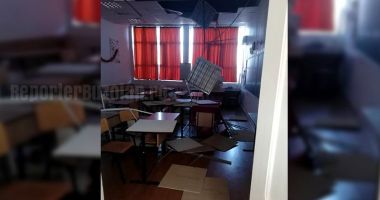 Stire din Eveniment : NICI LA ȘCOALĂ NU MAI EXISTĂ SIGURANȚĂ! Tavanul s-a prăbușit peste elevii care dădeau teză