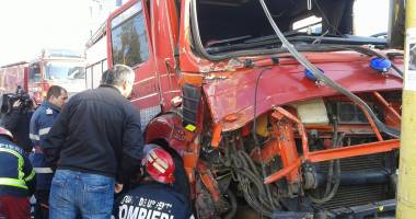 UPDATE. ACCIDENT RUTIER GRAV ÎN CONSTANȚA. Pompieri ÎNCARCERAȚI într-o autospecială / Galerie foto - 5