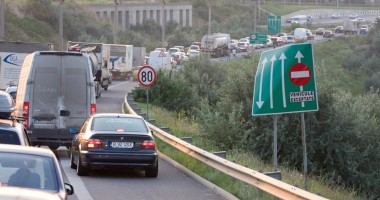 Stire din Economie : Taxa de pod la trecerile peste Dunăre va costa mai mult de luni