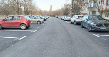 Stire din Social : Taxa de parcare cu loc rezervat, majorată cu 5 lei, din 2022. Primăria propusese 399 lei pe an