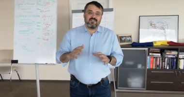 Stire din Economie : Taxa de drum se va modifica pentru transportatori în funcţie de distanţă şi de cantitate