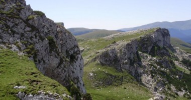 Stire din Economie : Mergi la munte? Trebuie să plătești taxa de acces!