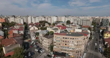 Stire din Actualitate : Ilie Bolojan promite că taxele pe proprietate nu vor crește în 2027, dar vor fi calculate la valoarea de piață
