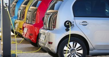 Conducătorii de mașini electrice vor avea noi taxe