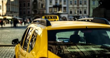 Stire din Eveniment : O nouă înşelătorie îi vizează pe taximetrişti. Iată cum acţionează hoţii