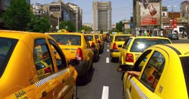 Stire din Eveniment : Un tânăr fără permis a furat mașina taximetristului care-l transporta