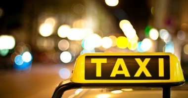 Stire din Eveniment : Polițiștii rutieri au pus parul pe taximetriști