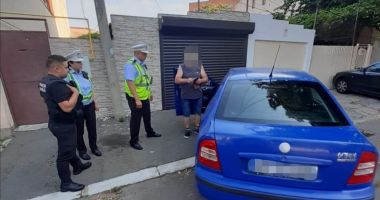 Taximetrişti falşi, la Constanţa. Atenţie, în ce maşini vă urcaţi! - 2