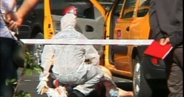 Taximetrist ÎNJUNGHIAT de o CLIENTĂ
