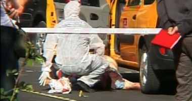 Stire din Eveniment : Un taximetrist a fost găsit mort în mașina sa