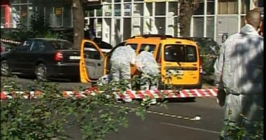 Stire din Eveniment : Mașina taximetristului ucis în Capitală ascundea un întreg arsenal