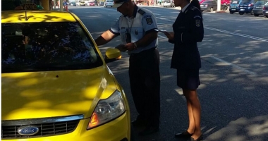 Taximetriștii, luați la verificări de polițiștii rutieri