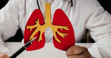 Stire din Social : Ministerul Sănătății demarează un program de depistare activă a tuberculozei, în 11 județe