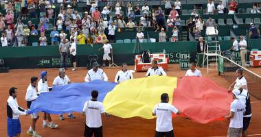 Stire din Sport : Echipa României a început antrenamentele la Tenis Club Idu