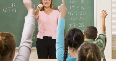 Stire din Cultură-Educație : Vești bune pentru cadrele didactice. ÎȘI PRIMESC BANII ÎNAPOI! Vezi când și cum