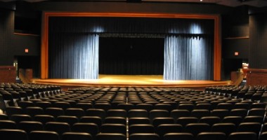 Stire din Cultură-Educație : Premieră de teatru la Mangalia