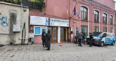 Stire din Cultură-Educație : Magia copilăriei a renăscut, în weekend, pe scena Teatrului „Căluțul de Mare“