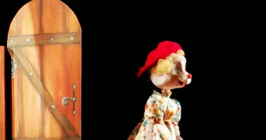 Stire din Cultură-Educație : Teatrul „Căluțul de mare”, în pauză de sărbători. Spectacolele revin din 4 ianuarie 2026