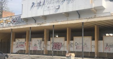Teatrul de Vară din Mamaia stă să cadă. Îl renovăm cu milioane de euro sau construim altul nou? - 2
