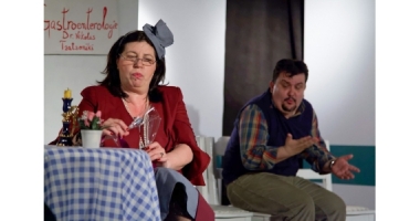 Stire din Cultură-Educație : "Sarmale cu dragoste" pe scena Teatrului de Vară din Jupiter